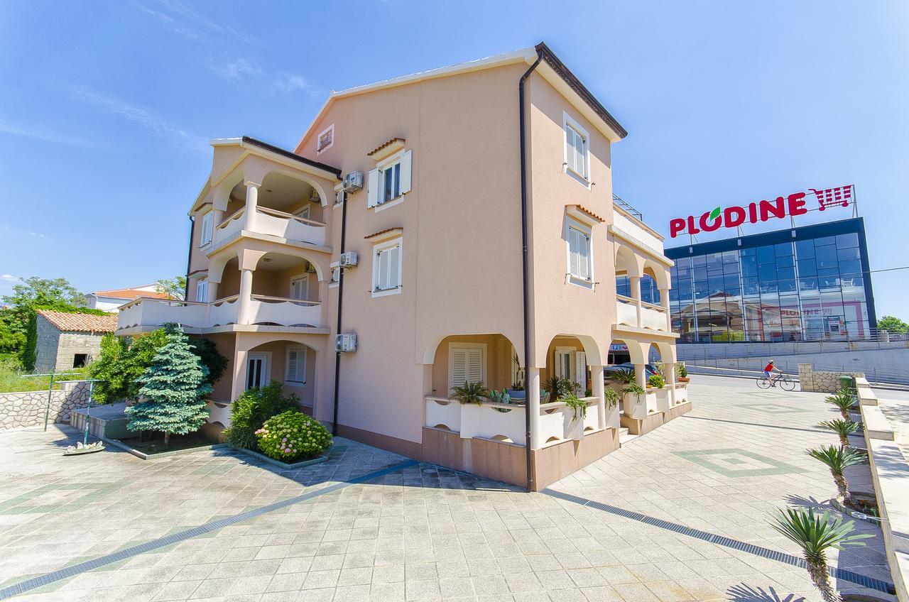 Apartments Biserka Novalja Exterior foto